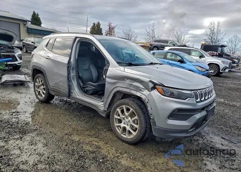 2022 Jeep Compass Latitude Lux z USA, uszkodzony, nr VIN 3C4NJDFB2NT114045